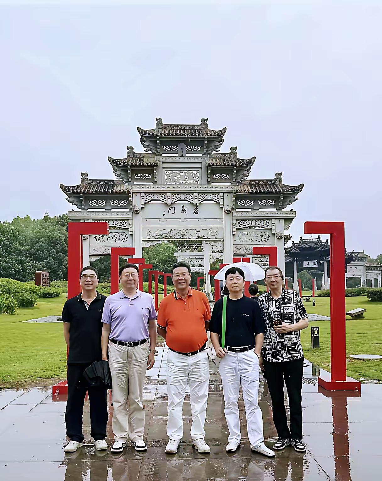 退休从容潇洒从不是靠高额退休金，而是年轻时沉淀下来的底气与心境

退休生活图鉴 