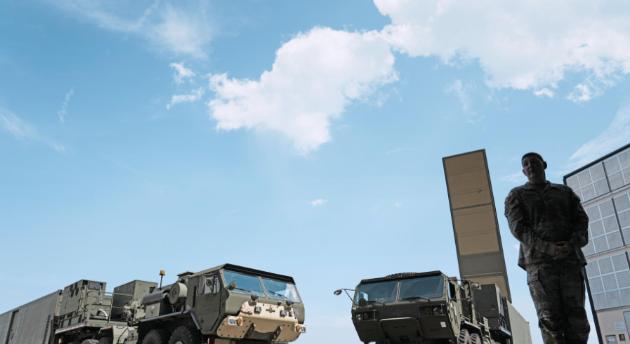 美国在赌，中国也在赌，美国赌中国不敢武力收复台湾，不敢打日本，而中国则在赌美不会