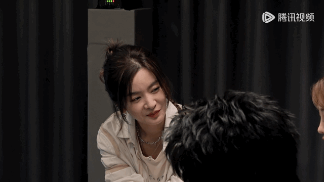 李晟控诉祝绪丹眼里只有王珞丹 眼里除了王珞丹再装不下别人！祝绪丹连旁边的李晟都没