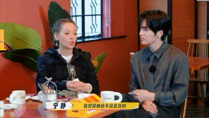 刘嘉玲曝曾凌晨3点半唱K出车祸嘉玲姐爆料凌晨3点半唱K返程遇车祸，全场都以为是编