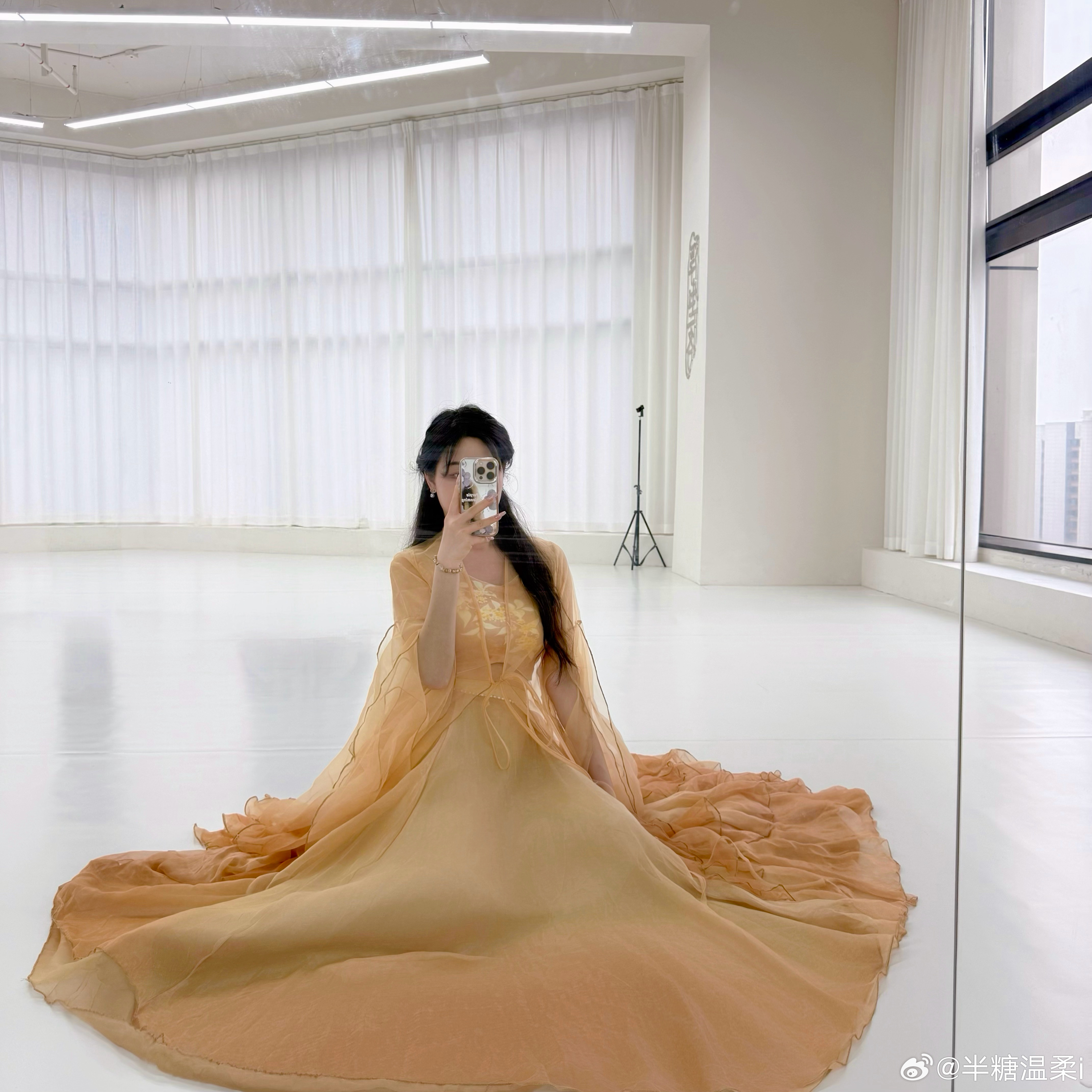 山林从不向四季起誓，枯荣随缘💛 