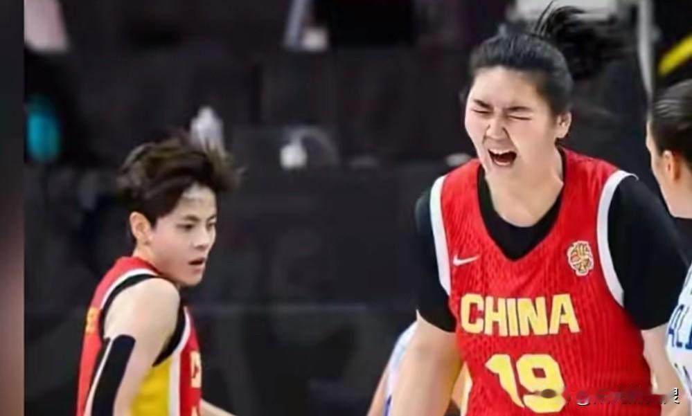 今天晚上中国女篮对阵法国女篮，中国女篮最强的进攻武器是什么？我们怎么限制对手？