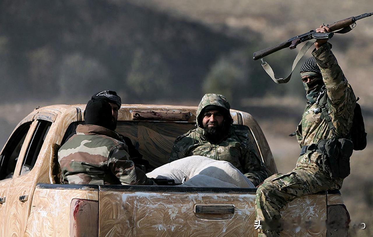 十万大军压境，美军悄然撤离，丢了基地，库尔德人怎么办？

1月18日，叙利亚东北