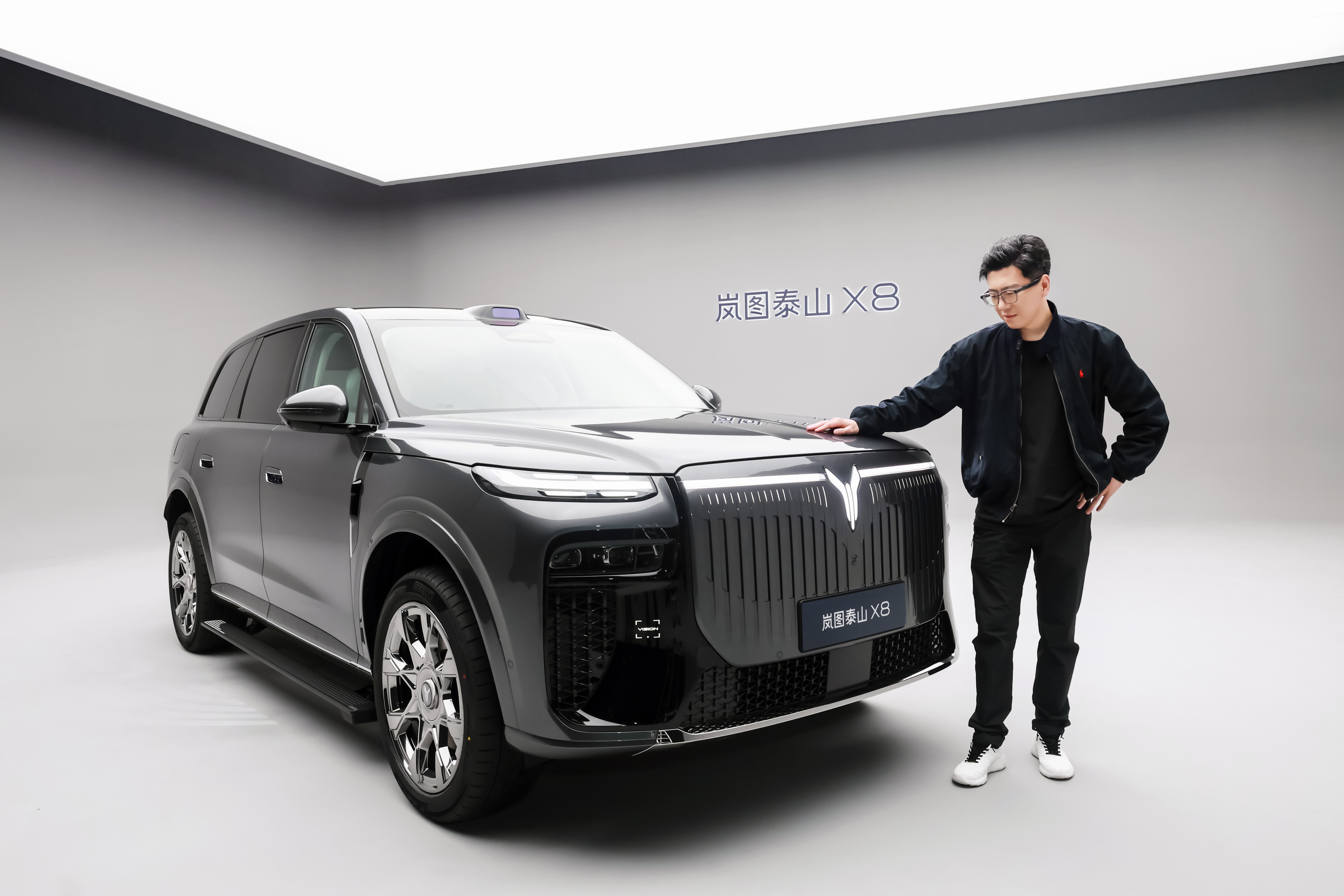 兄弟们，183颜值博主 又上线了岚图泰山X8