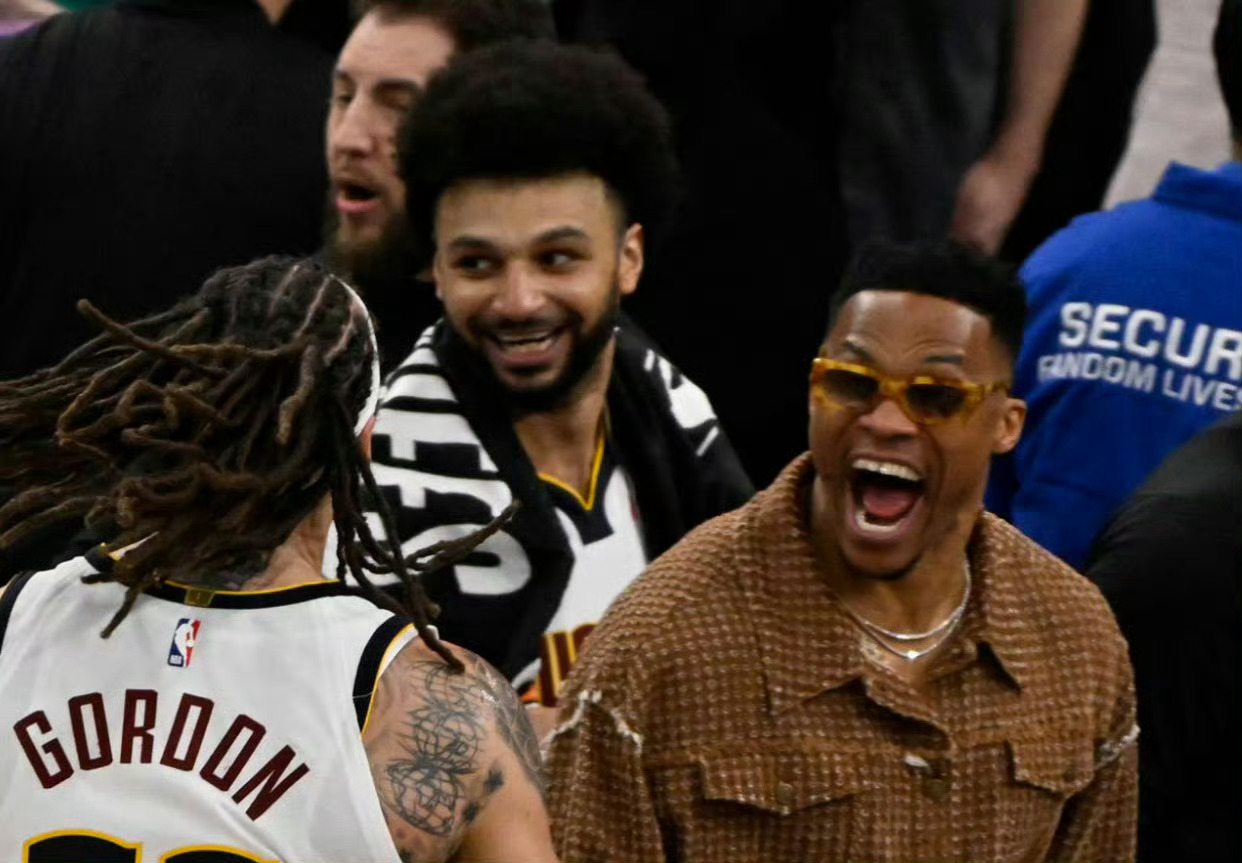 在本赛季雷霆之前，整个NBA历史上只有6支球队曾达到过单赛季68胜或以上，和雷霆