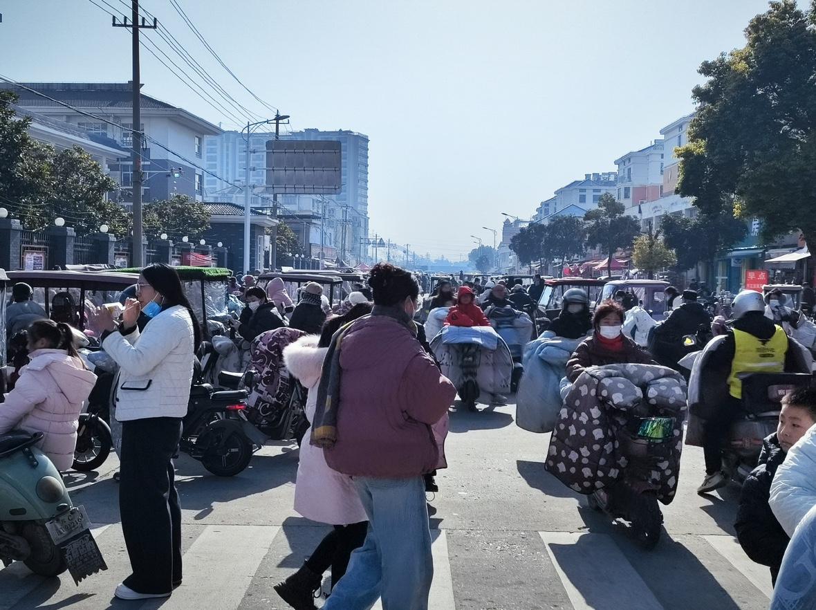 班主任突然通知，早读取消了！
这是被家长举报了吗？
江苏中小学都这样吗？
家长送