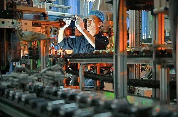 厉害了我的国

        中国已超额完成2025年的目标。
       