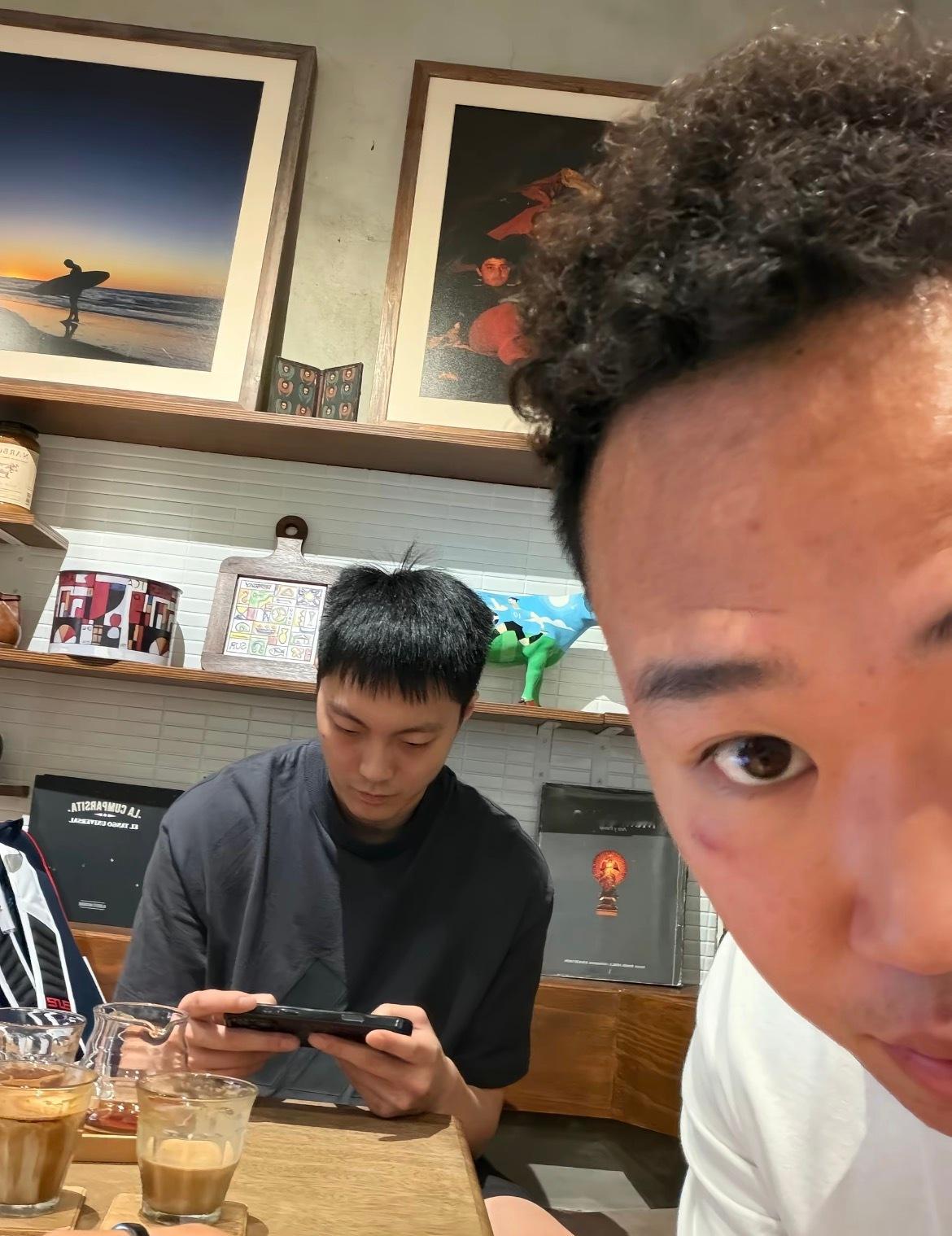 hxn 🫘更新胡明轩相关是不是又在打游戏哈哈哈哈哈哈 请保持这个头发长度or留