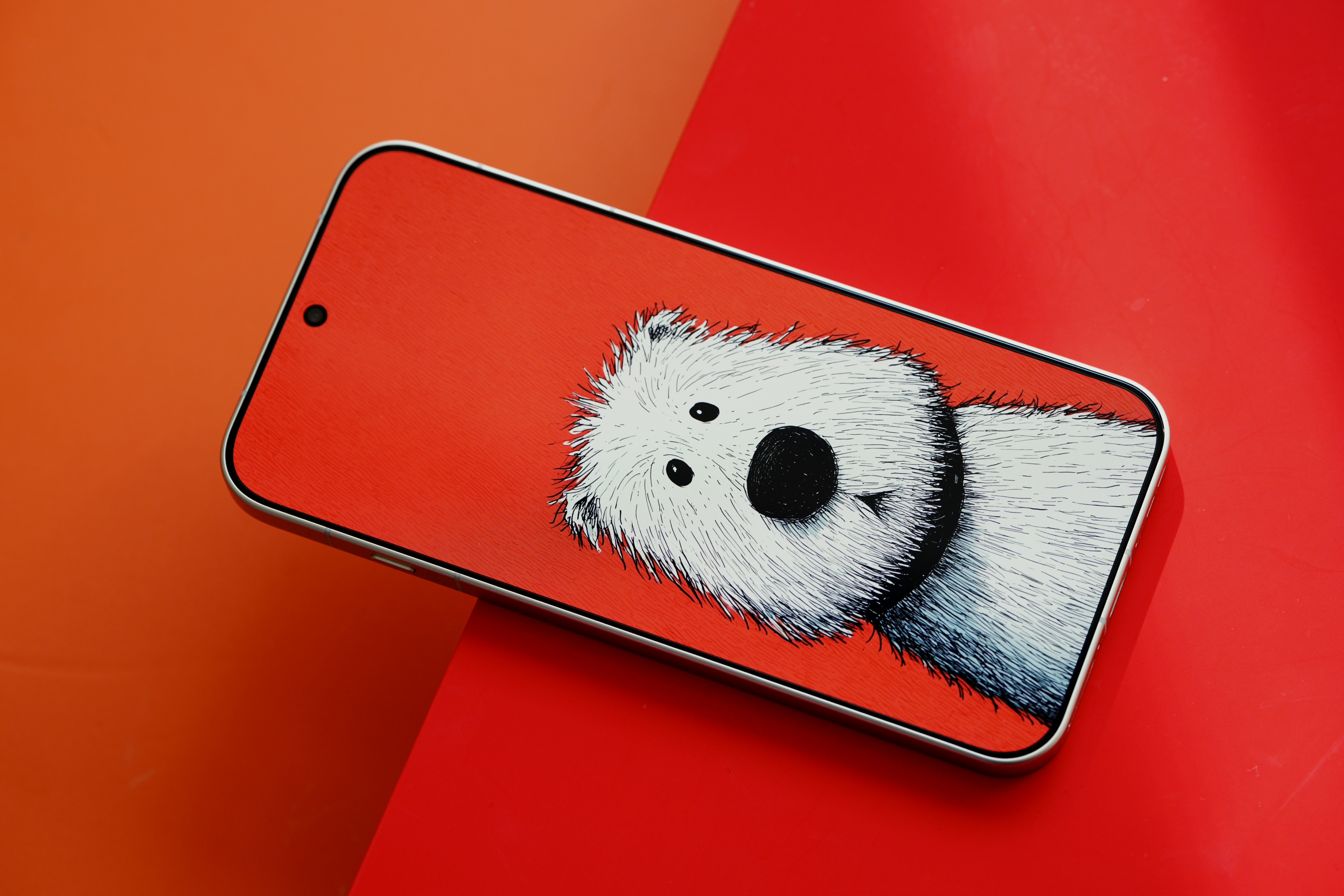 精致绝伦OPPO Find X9 Pro白色黑厂的设计还是那么讲究 ​​​