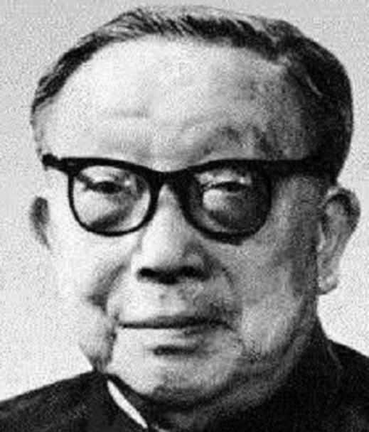 1945年重庆宴席上，毛泽东意外得知许德珩送来东西，竟感到十分吃惊！
1936年