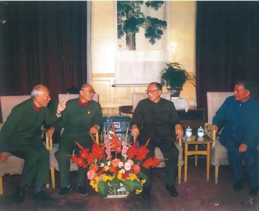 1984年10月16日，中国第一颗原子弹爆炸成功20周年纪念日、张爱萍、朱光亚、