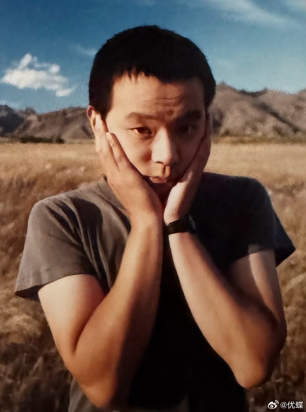 为什么越看越像？皆因大佑、小窦那股“独二无三”的倔强气质＆祝大家下午好！ 