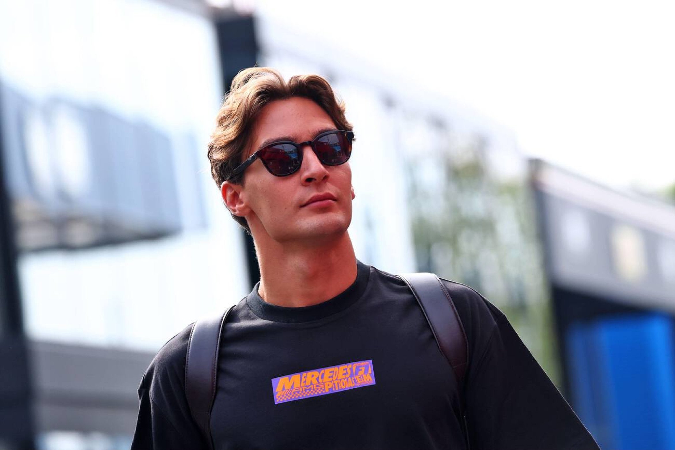 GeorgeRussell 对对就这种看起来不给所有人好脸的全黑🖤持续感受 