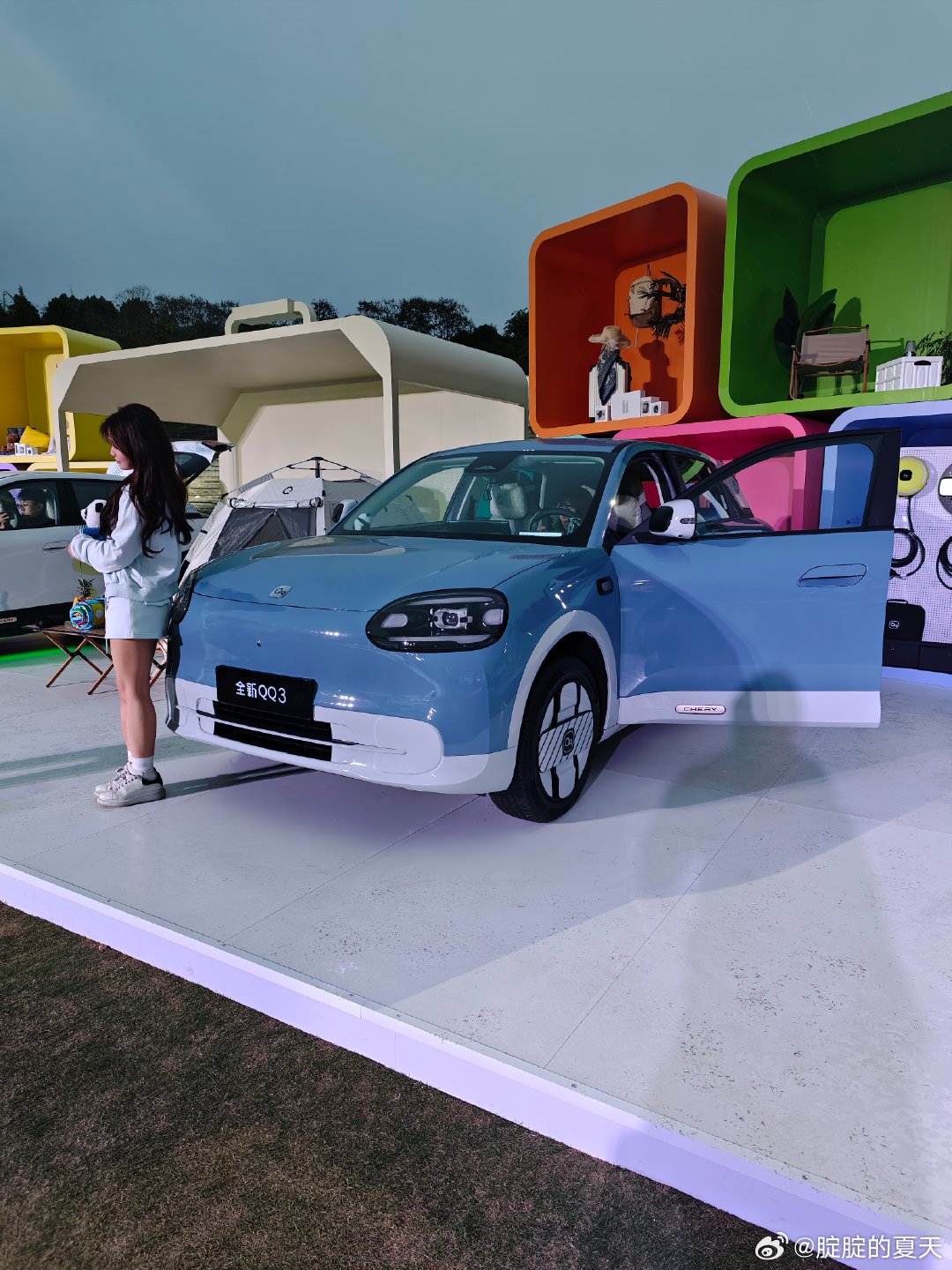 全新QQ3的上市发布会正在召开，当初的预售价是68,200元，大家不妨猜一下，今