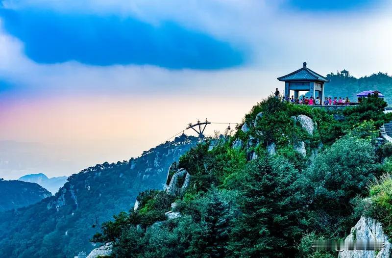 爬泰山真的别只闷头走十八盘，好多特色项目藏在细节里。
旺季115元的门票3天有效