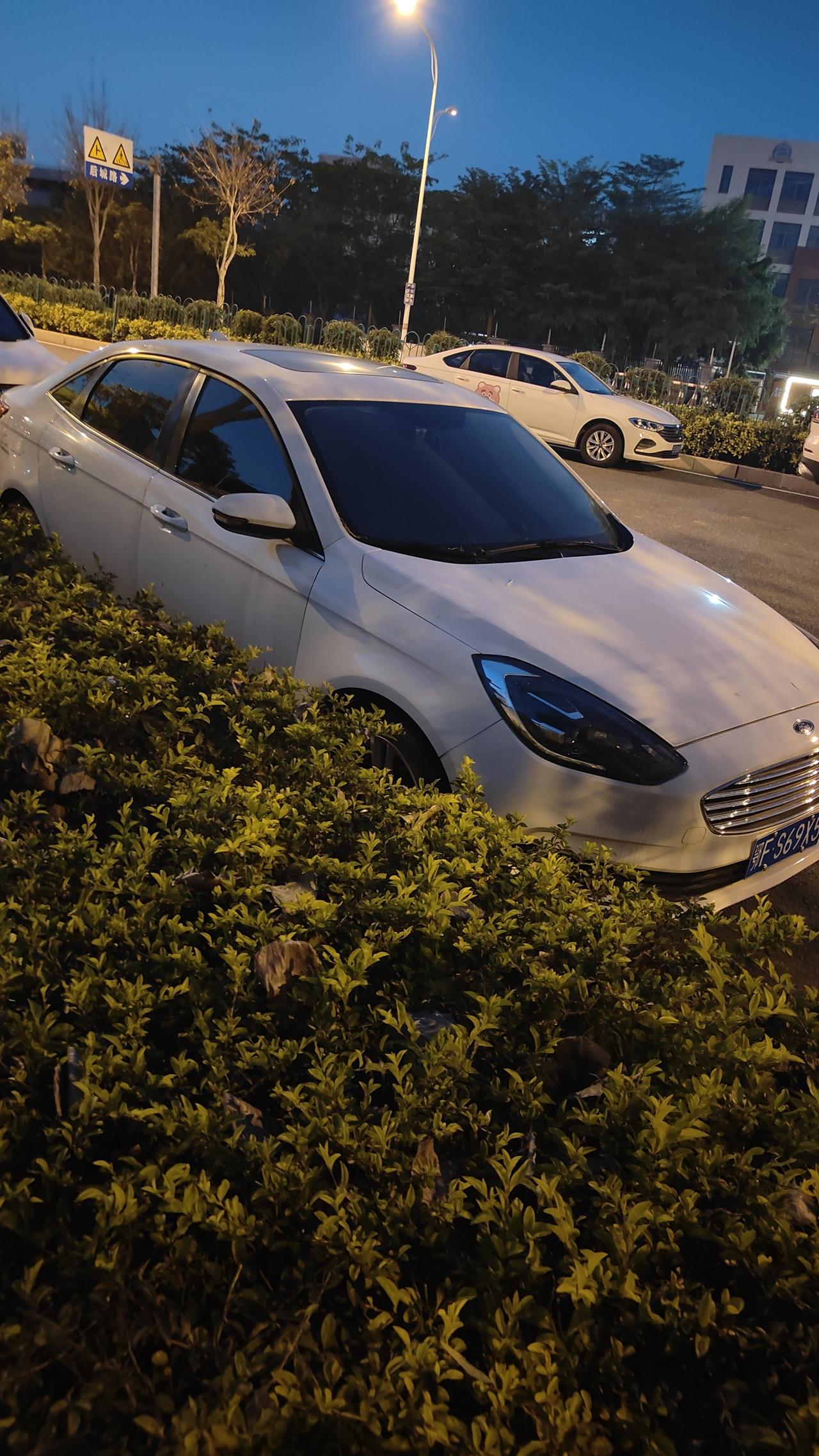 这是不是福特福克斯？