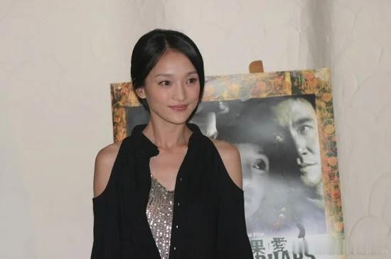 2005年电影《如果·爱》剧组在威尼斯，导演陈可辛、主演周迅、金城武和池珍熙。 