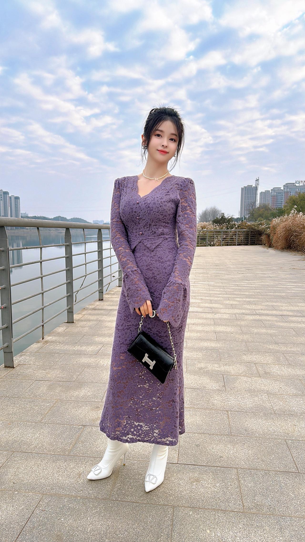 人民日报：不管你多喜欢一个人，都不要纠结他能陪你多久，或者能不能和你走到最后，因