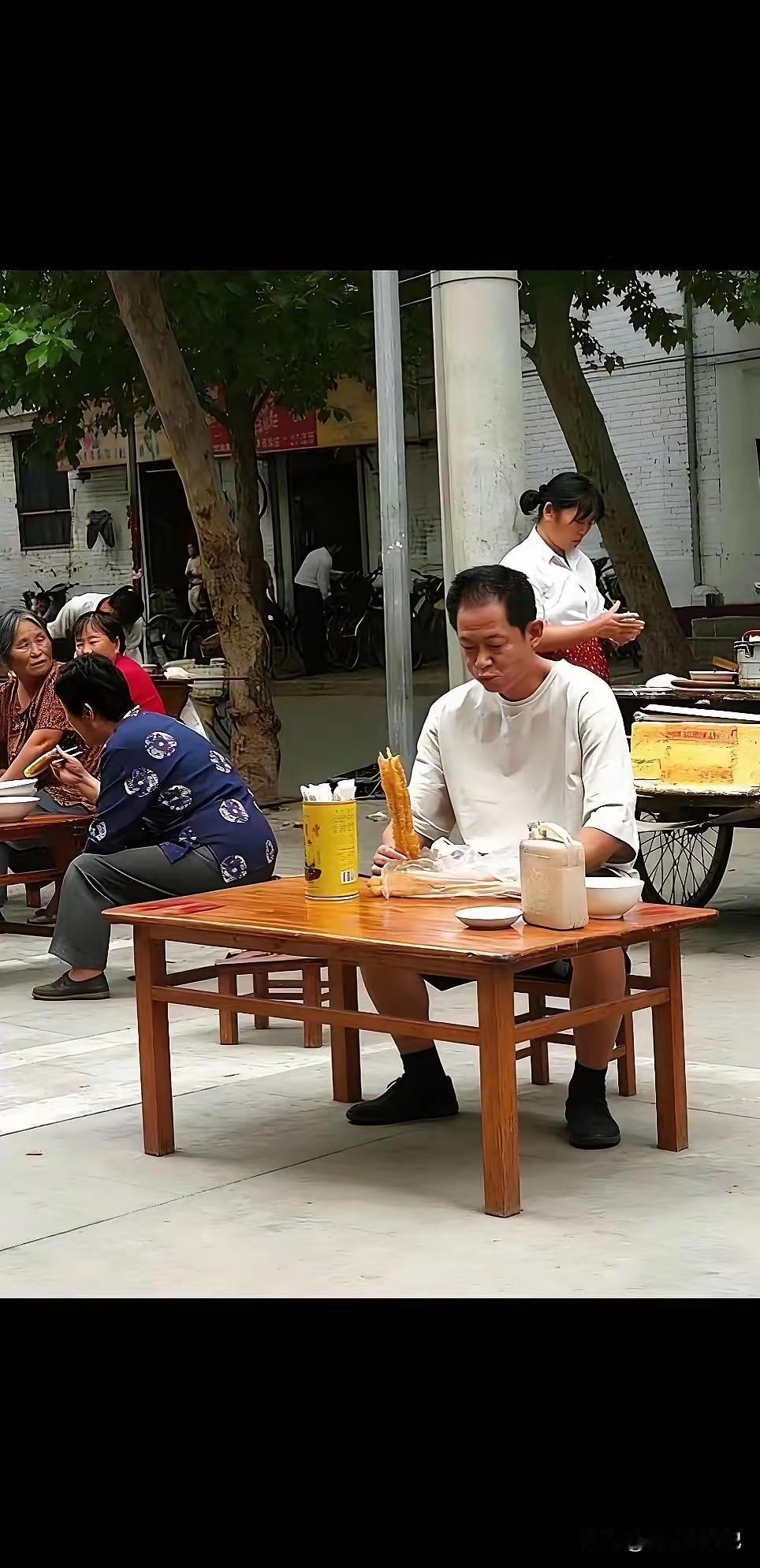 路边摊偶遇明星