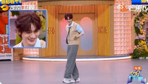 丁程鑫跳舞开心中略夹杂着丝心酸 丁程鑫跳《库里之歌》这段太好哭了！嘴上说着 “我