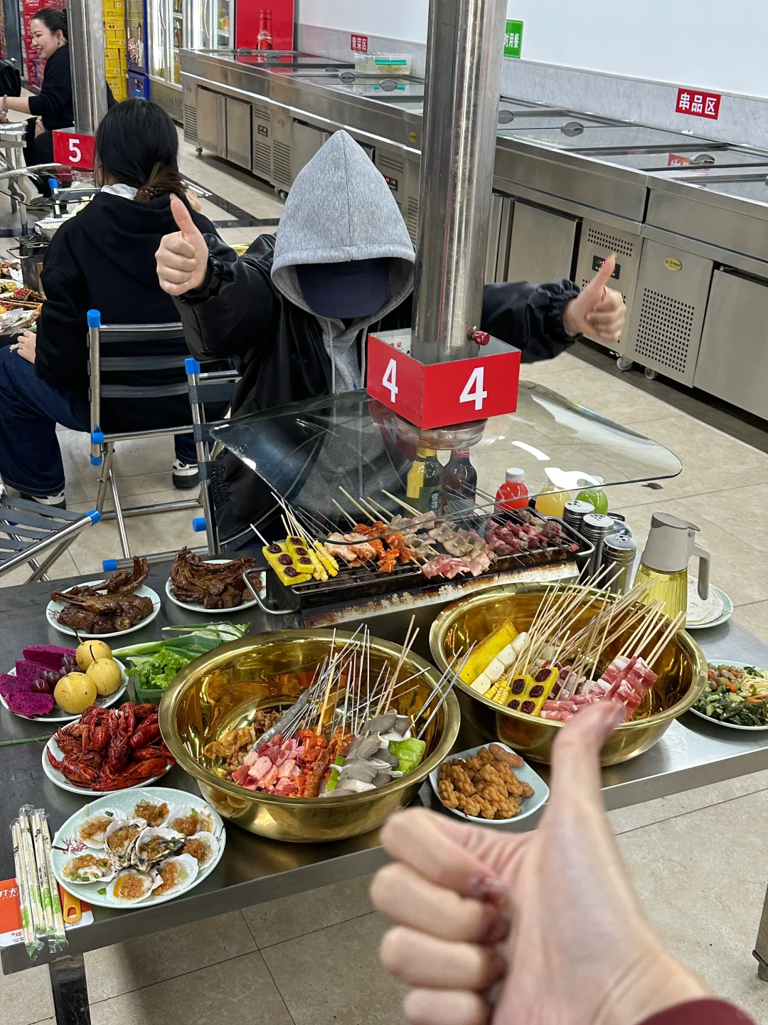 天津的！！！新开的！！！不限量随便吃。。。😅😅😅