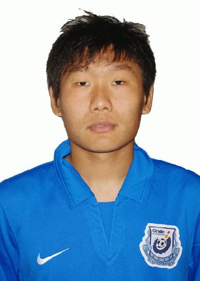 2010年，长沙金德排名中超末位，惨遭降级。赛季结束后，刘建业迎来了职业生涯的重