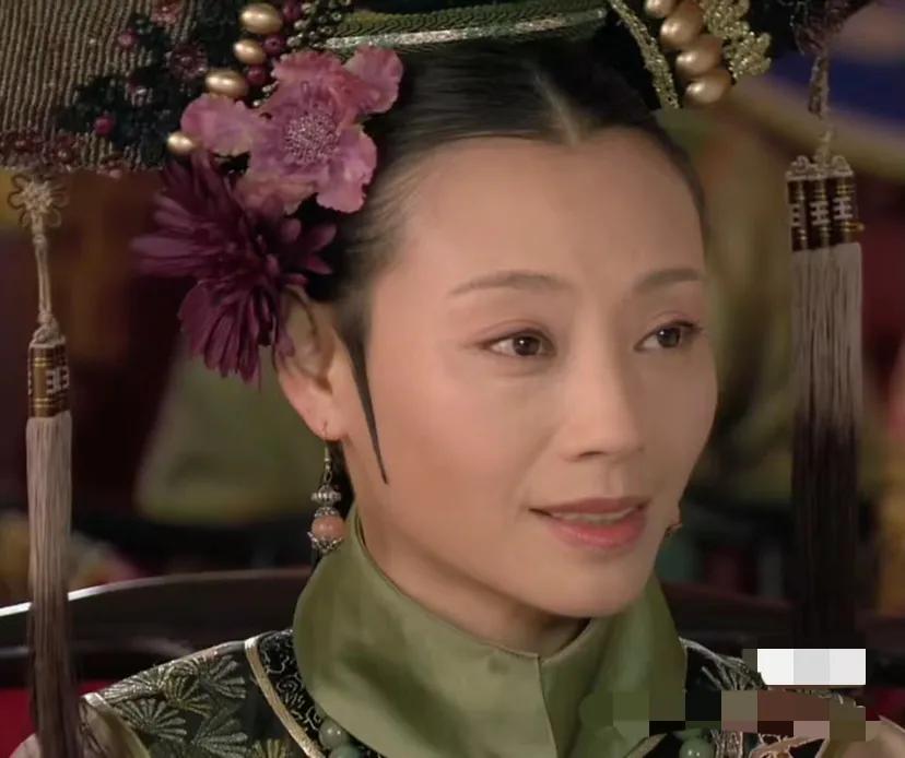 #《甄嬛传》中端妃为何去救甄嬛?#
端妃在后宫这么多年了早看清了人性凉薄，怎么可
