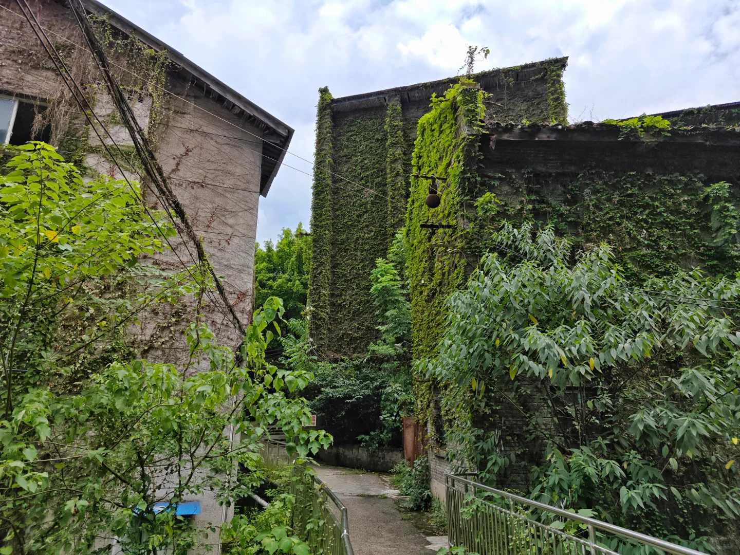 光名正大的北碚川仪一厂citywalk290