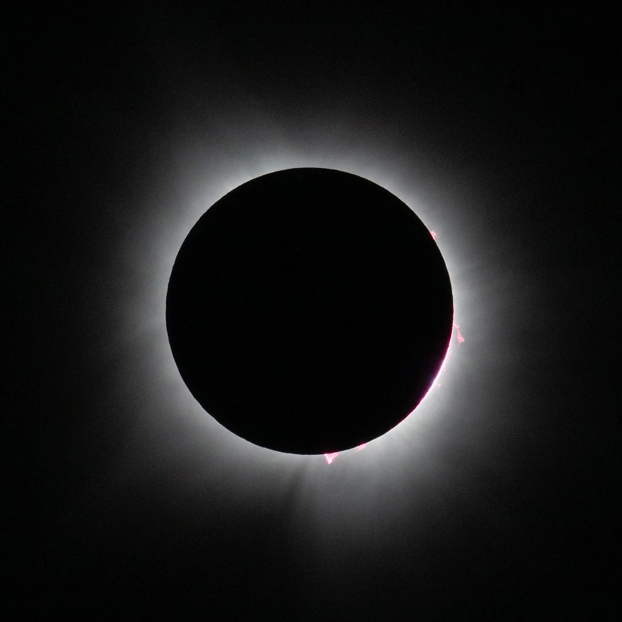 日食8月12日，短短几分钟内，太阳将在正午时分几乎“消失”。NASA资助的学生团