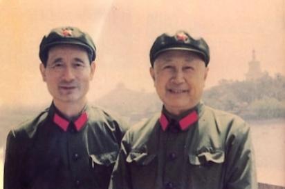 聂卫平的父亲聂春荣，他的人生比电影还精彩。

他是工程师，却上了东北前线。国外买