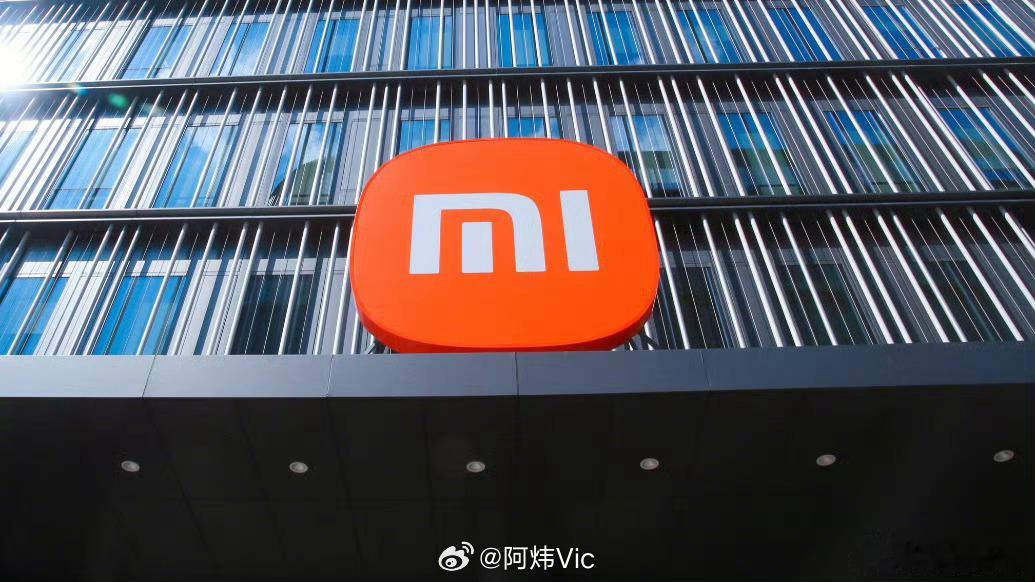 【江西南昌一辆小米SU7起火小米公司回应SU7起火】 6月8日，小米公司发言人发