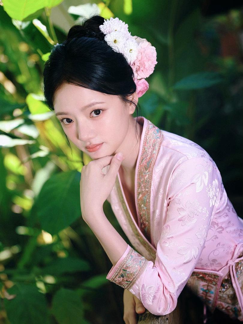 任敏跳傣族舞 北舞严选没话说！跳傣族舞灵气满满，柔美灵动，每个细节都好 