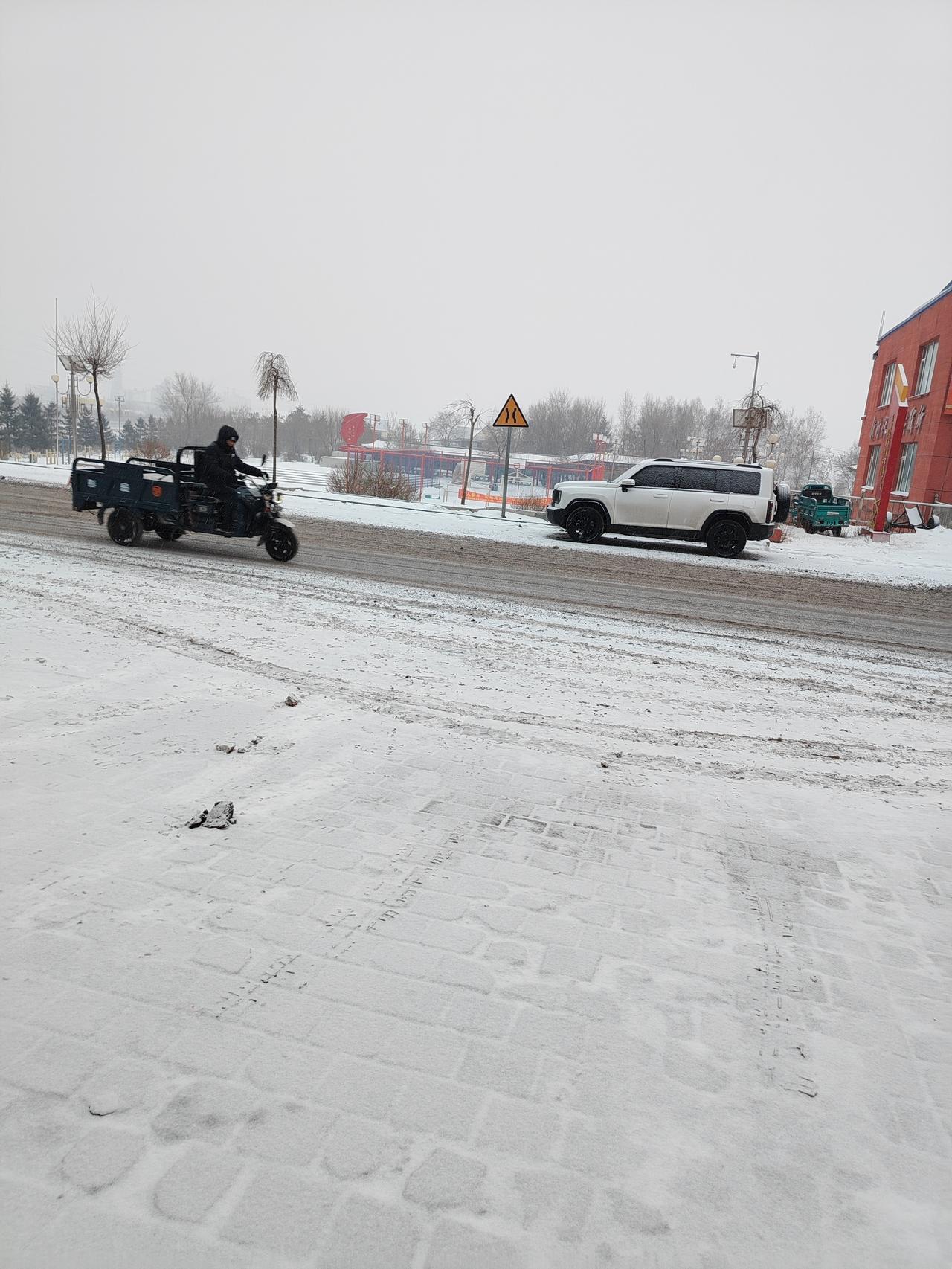今年冬天的不同冬天感觉就是冷啊，今年的冬天格外冷