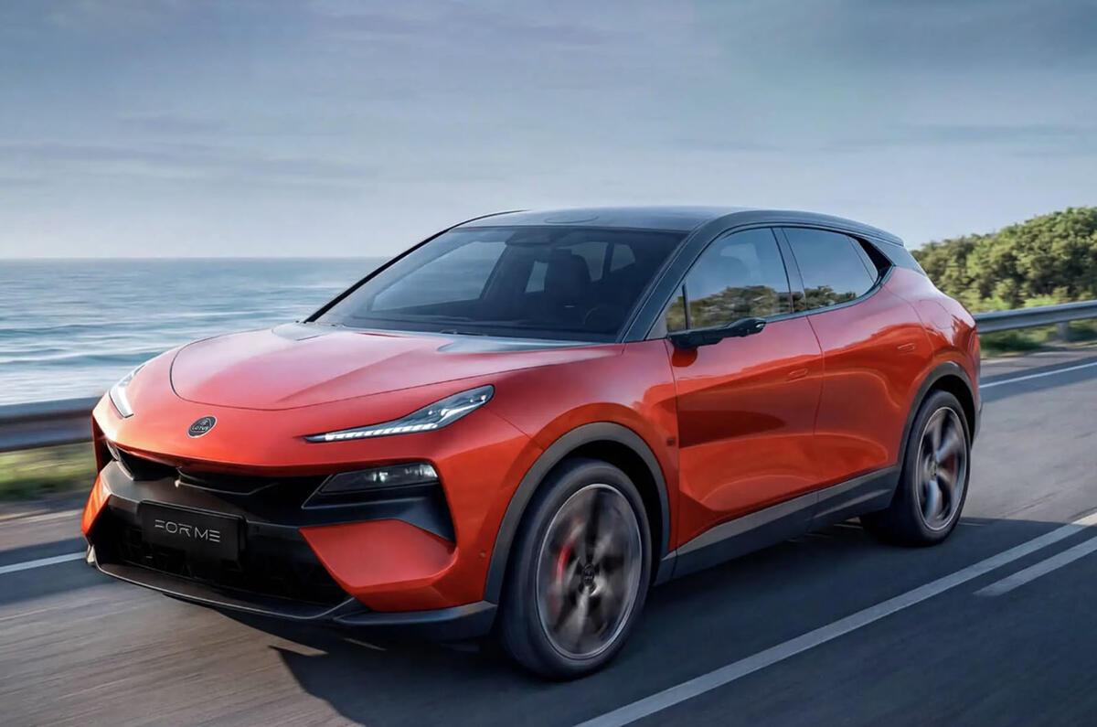 莲花，这个汽车品牌在中国是很小众的，路上很少见得到，而莲花For Me，这款带有