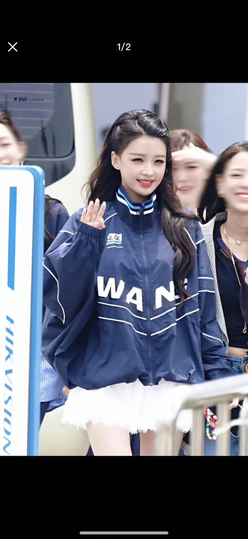 孙怡在江语晨范玮琪背后比耶乘风2026 孙怡属于那种“不搞事不舒服”的类型。下班