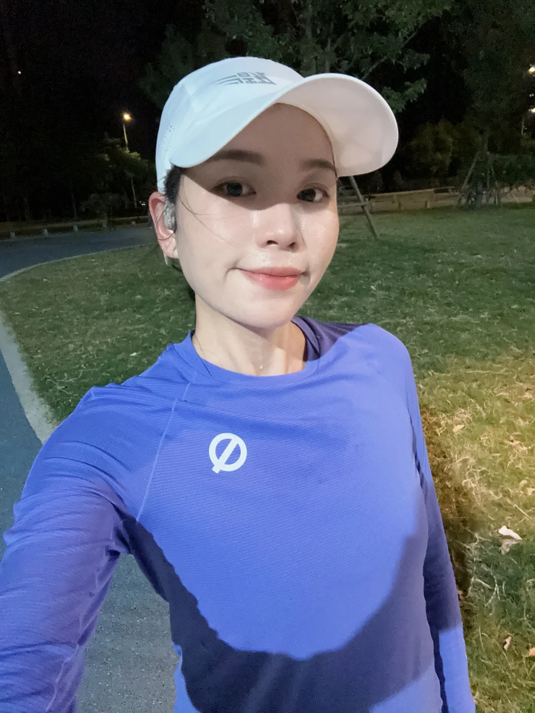 10km夜跑✅ 最近体重飙升，焦虑怕下周全马无法完赛[笑哭R][失望R]