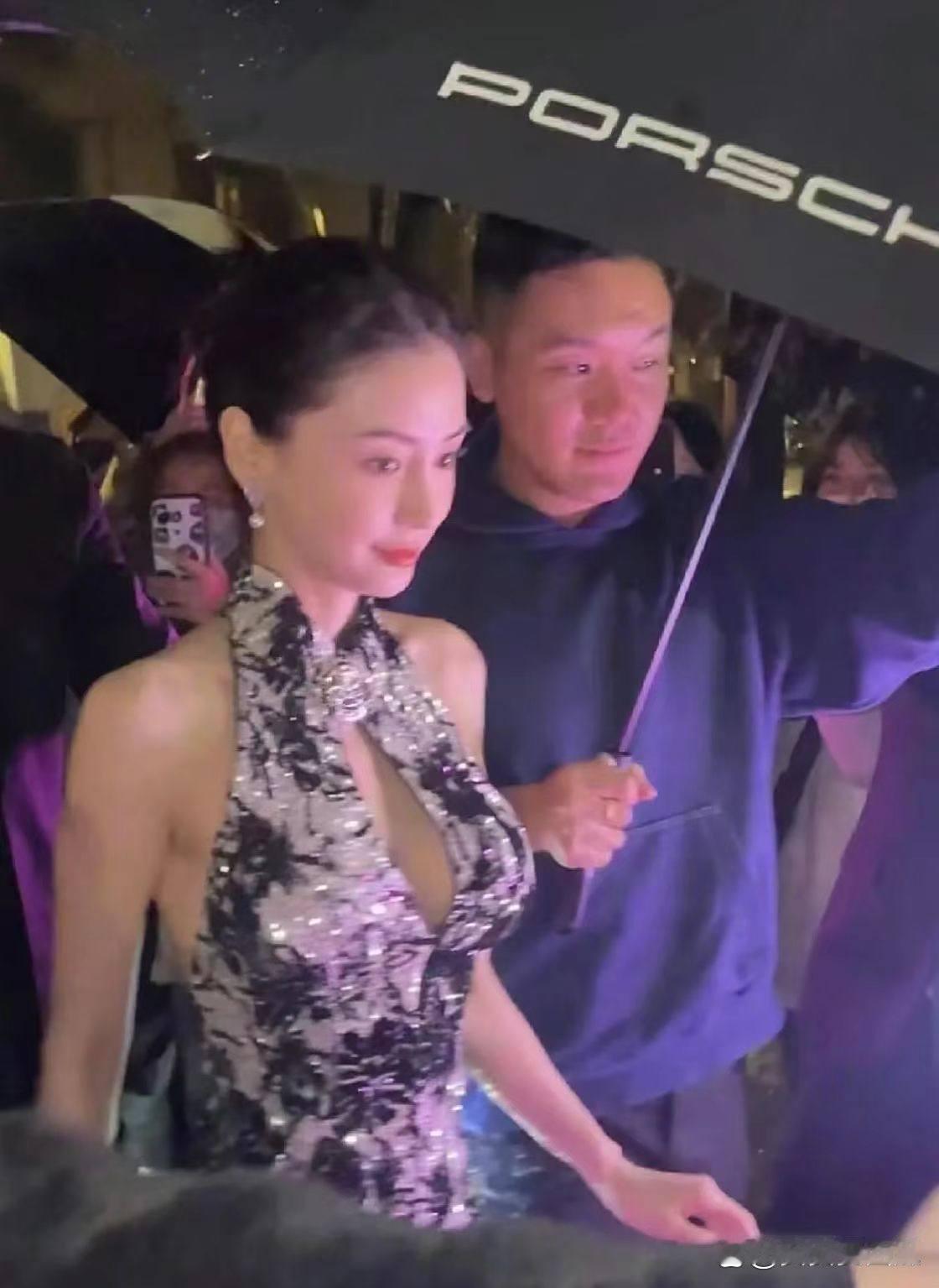 不懂就问，杨颖怎么就突然变得这么丰满 ​​​