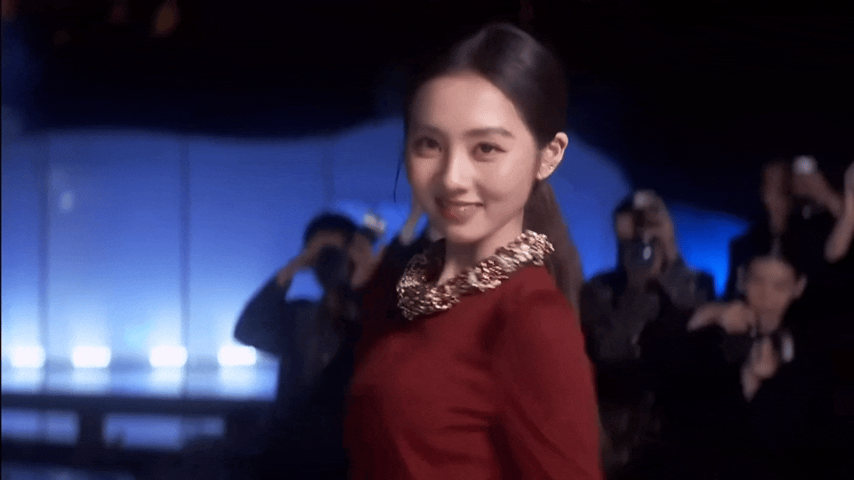 黄磊女儿黄多多感觉很有气质，很美感觉未来可期！黄多多太像妈妈了 ​​​