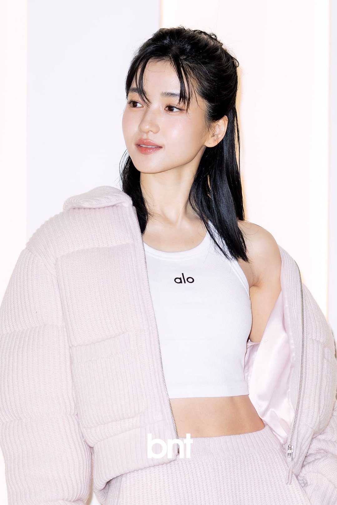 alo 首尔快闪店活动的靓丽星光✨金泰梨 、韩孝周 、 李圣经大家的身材Keep