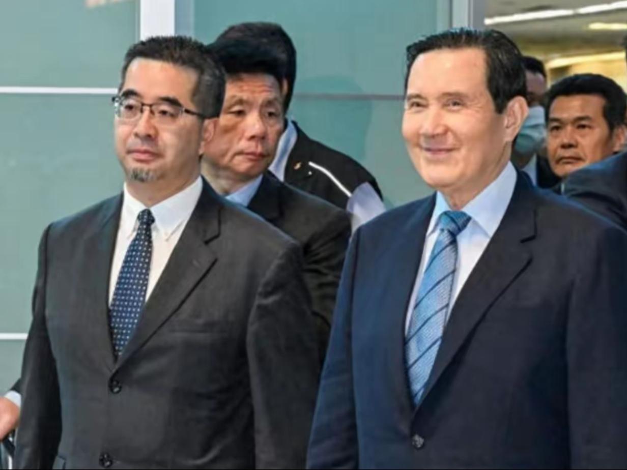 马英九真的老糊涂了，​跟了自己身边十七年的老幕僚，曾经高度信任的左右手，说翻脸就