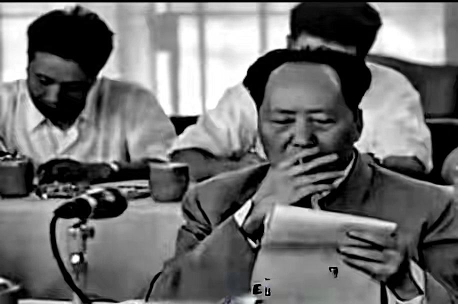 中国一旦彻底私有化，根本无力抗衡美西方，只会重新低头，再难站起来，这绝不是吓唬人