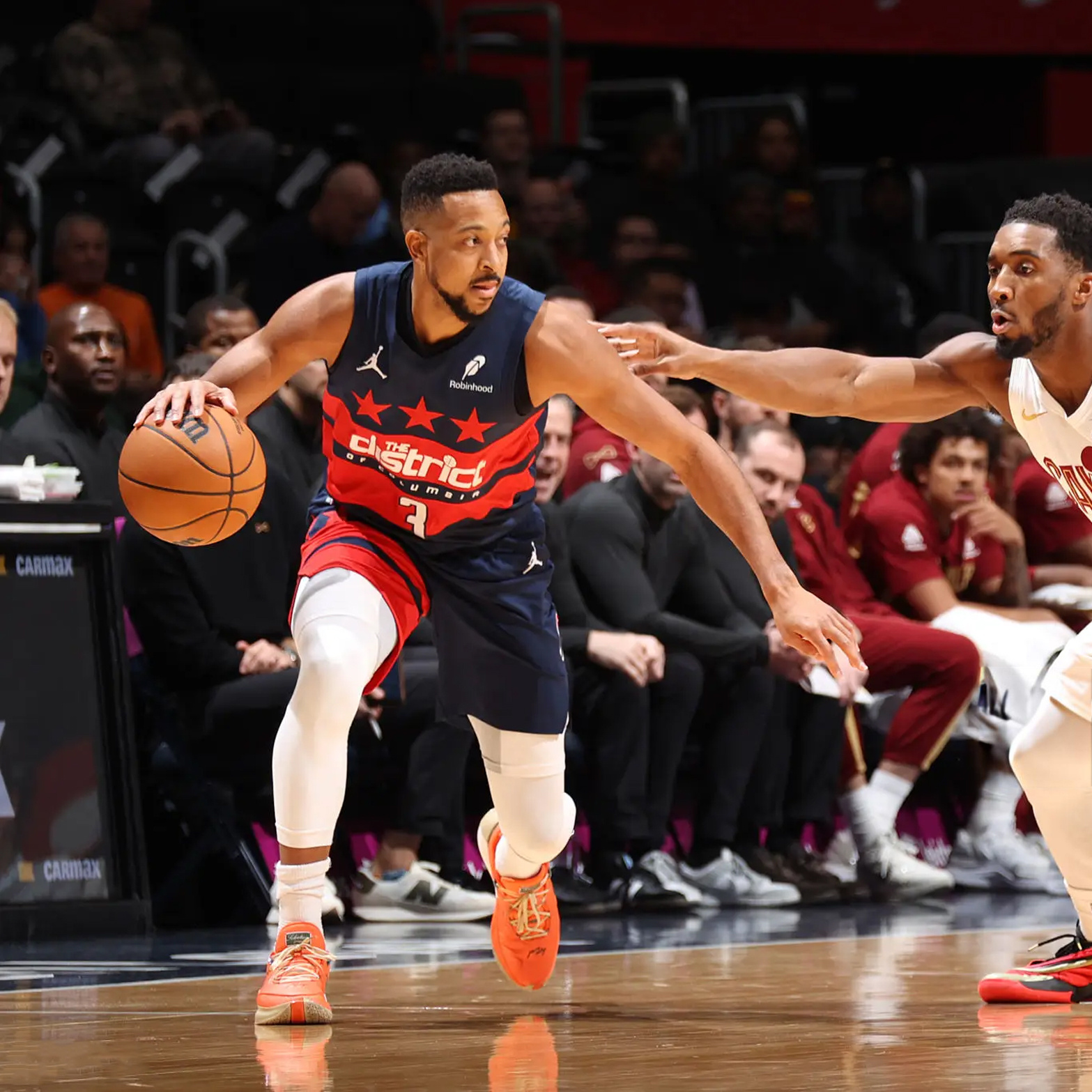 CJ·麦科勒姆 · 李宁 CJ4登场37分钟 20投9中 三分球9投3中27分 