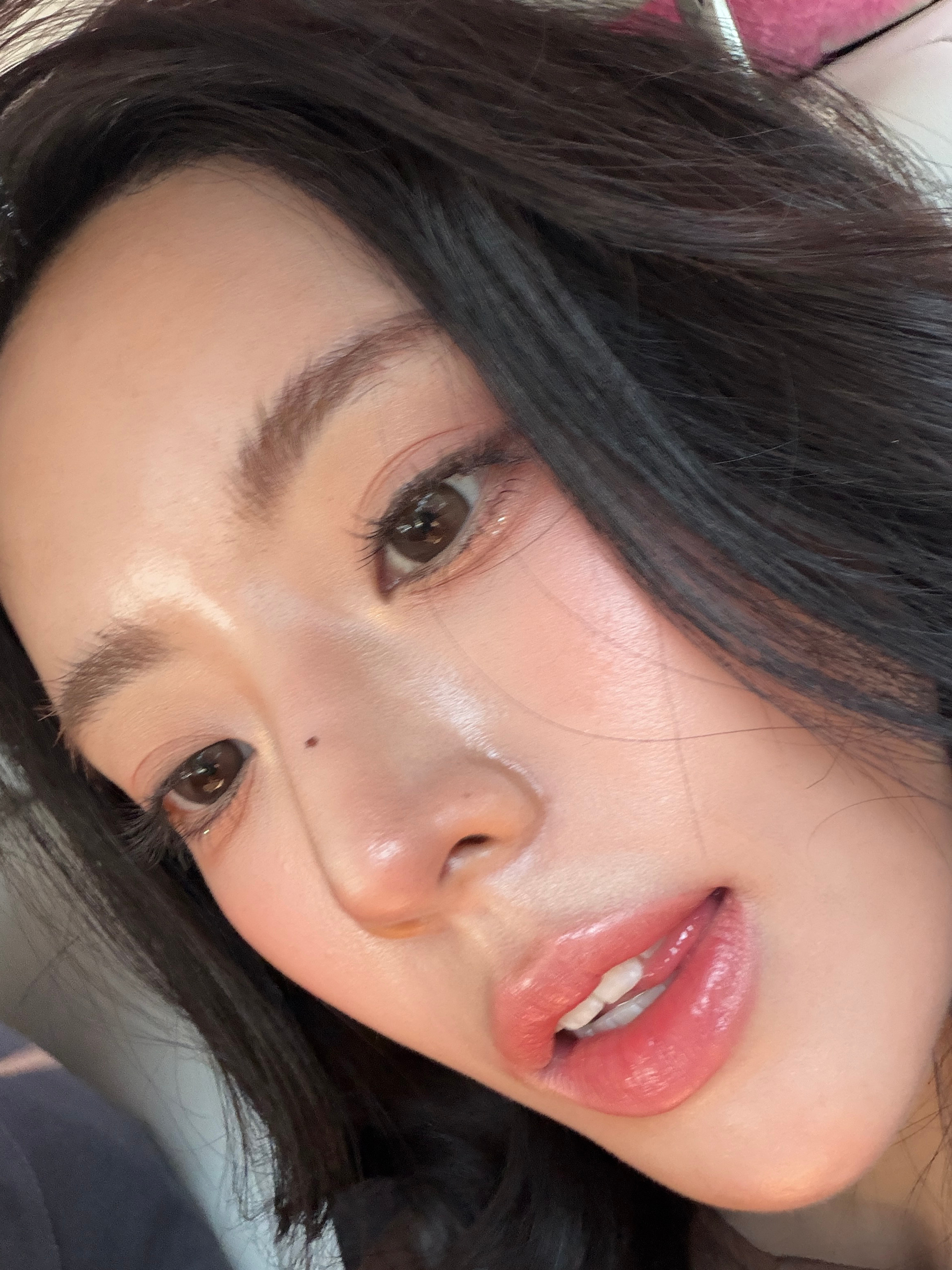 大热天不定妆的后果 暗沉➕狂出油