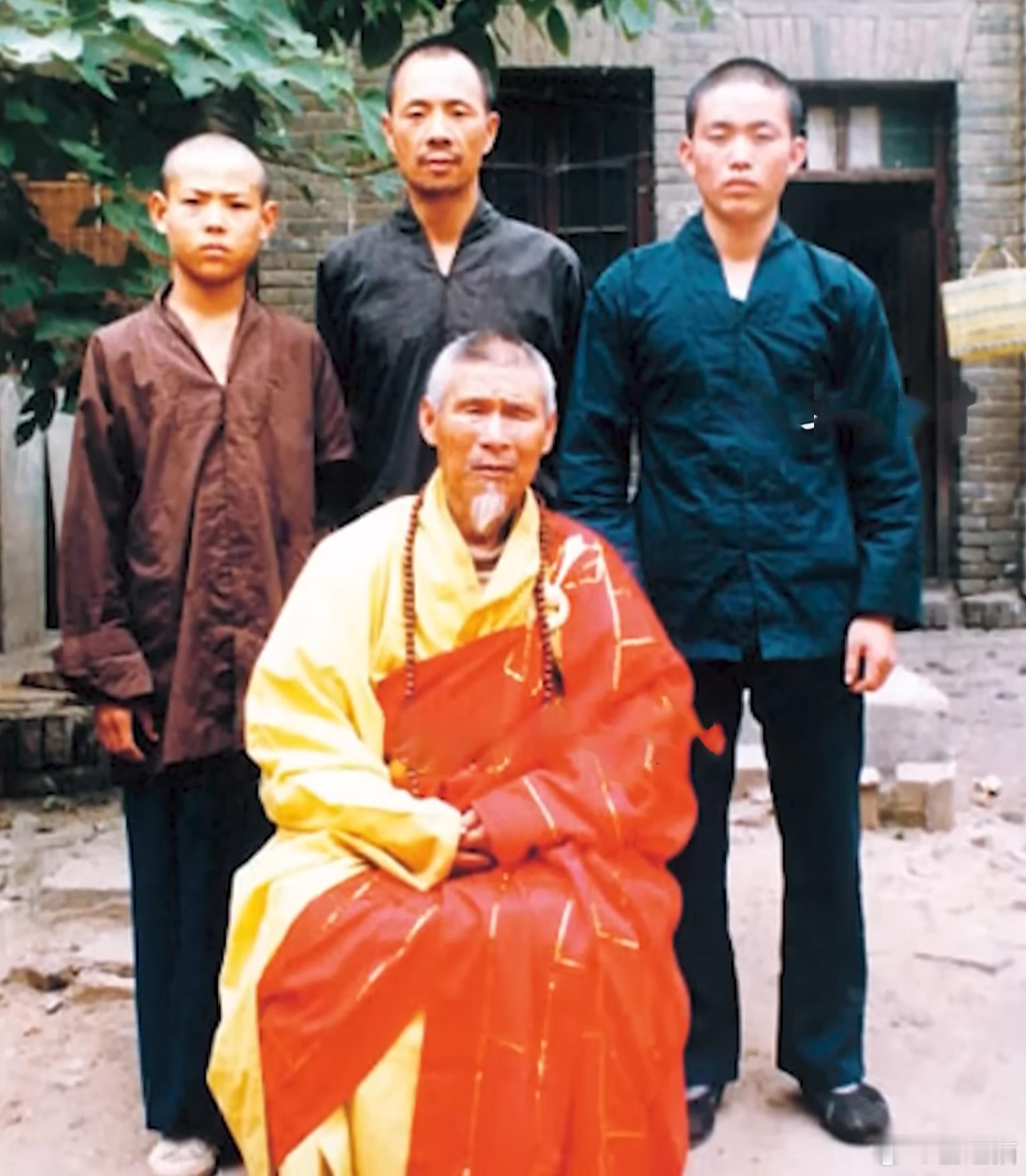 僧人合影，少林寺，时间不详 ​​​