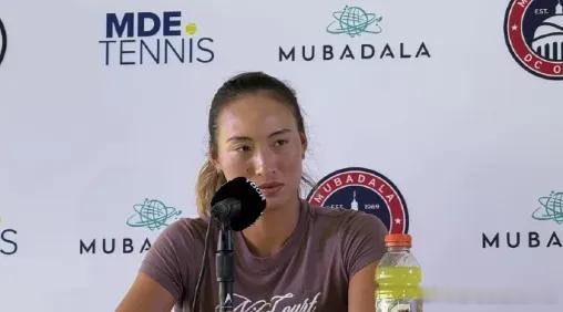 WTA500华盛顿站媒体日，郑钦文接受采访郑钦文谈到即将到来的与菲律宾选手伊埃拉