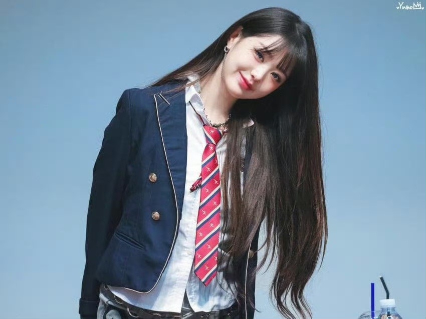 张元英校园女神张元英翰林校服张元英翰林校服，校园女神，[送花花][送花花][送花