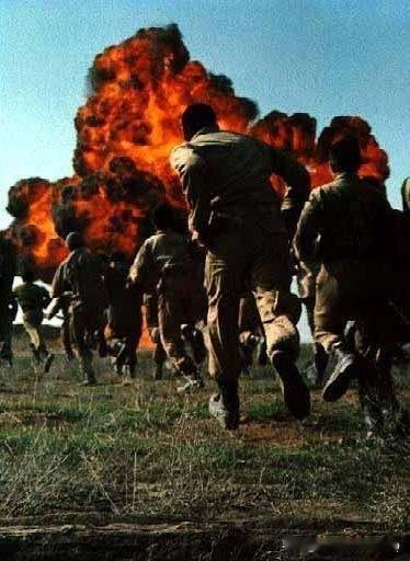 从当下伊朗局势回望两伊战争的霍尔木兹对世界的影响！
 
笔者不太懂经济和军事但咱