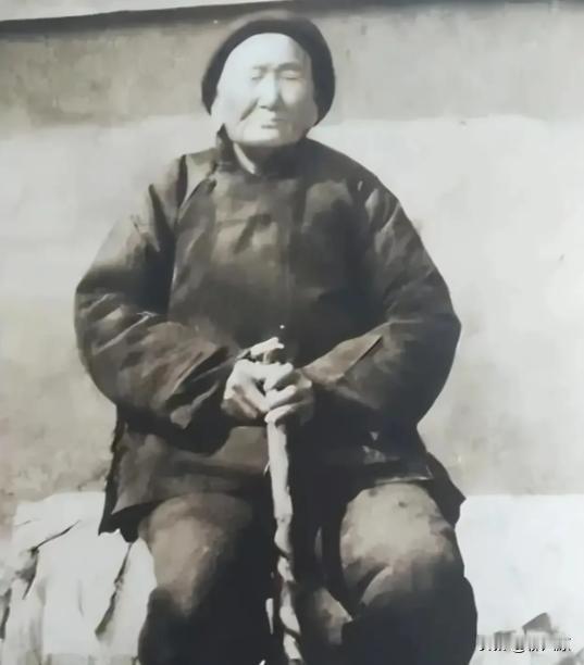 [微笑]1941年，马宗英在日本部队里偷了300发子弹，准备送到城外的八路军手上