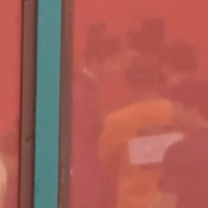 此男已熟练掌握直升机🚁驾驶技术脑袋会自动🫨 