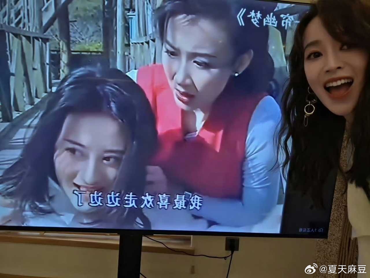 【】侯主播力挺蔷姐（实则是德容姐姐🥹） 从聪明的小播丝那顺的图。蔷姐最近在唱跳